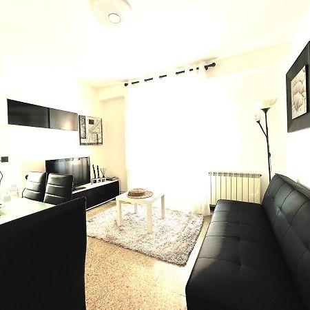 Apartamento Cebra Apartment Zaragoza Bagian luar foto