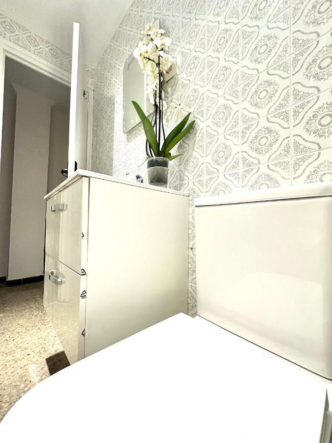 Apartamento Cebra Apartment Zaragoza Bagian luar foto