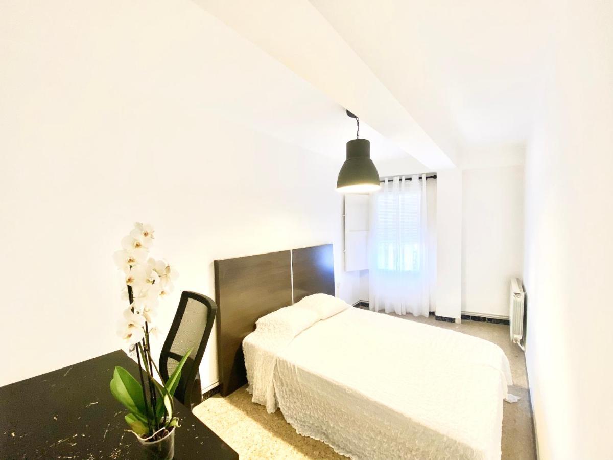 Apartamento Cebra Apartment Zaragoza Bagian luar foto
